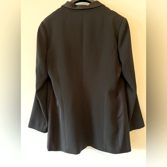 Very gently worn. Slouchy fit. Satin detail collar. Inside pocket. - Picture 2 of 4